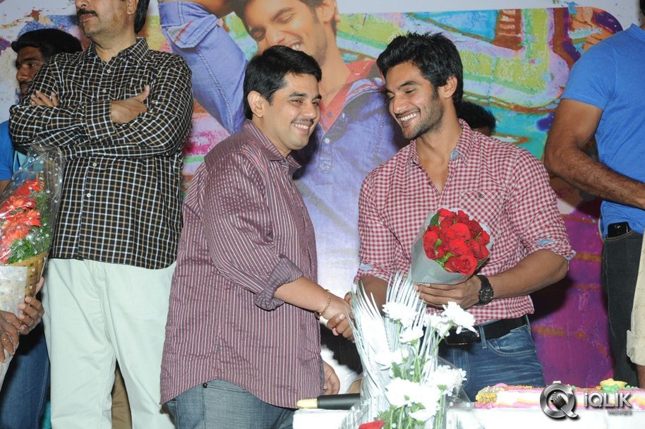 Aadi-Birthday-Celebrations-With-Pyaar-Mein-Padipoyane-Team